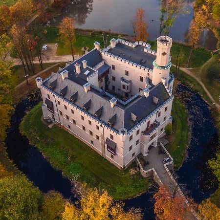 Zamek Karpniki Schloss Fischbach Ломница Экстерьер фото