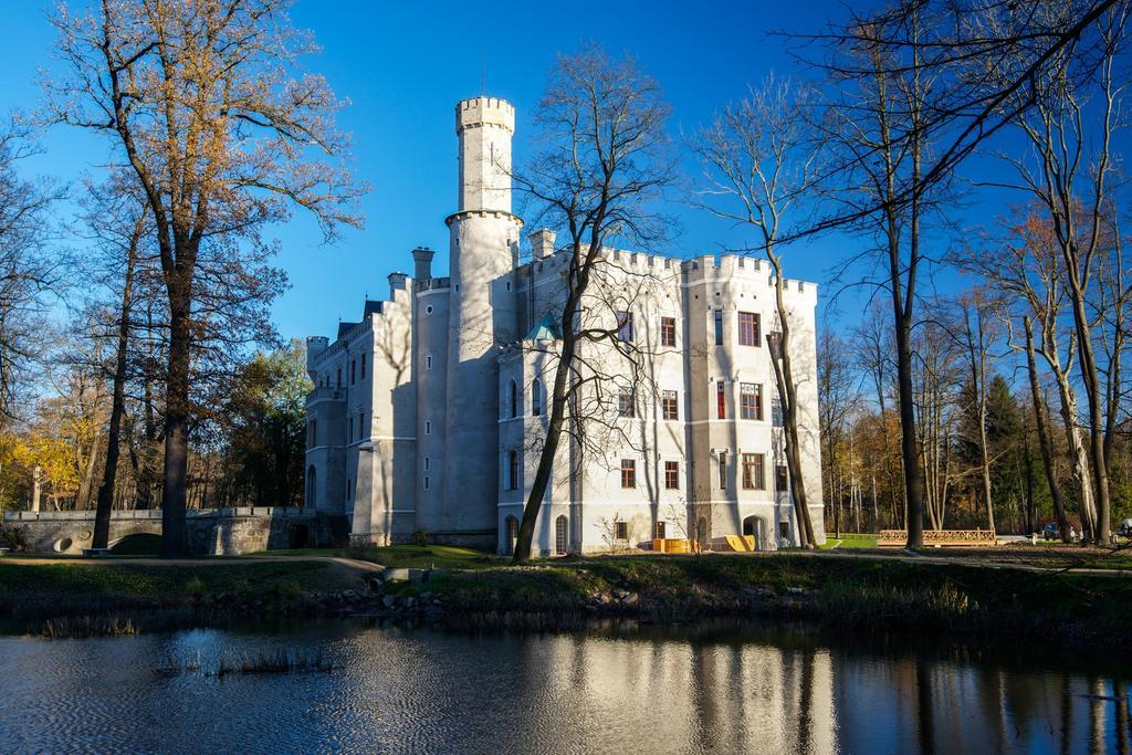 Zamek Karpniki Schloss Fischbach Ломница Экстерьер фото