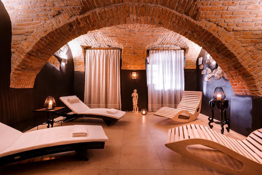 Zamek Karpniki Schloss Fischbach Ломница Экстерьер фото
