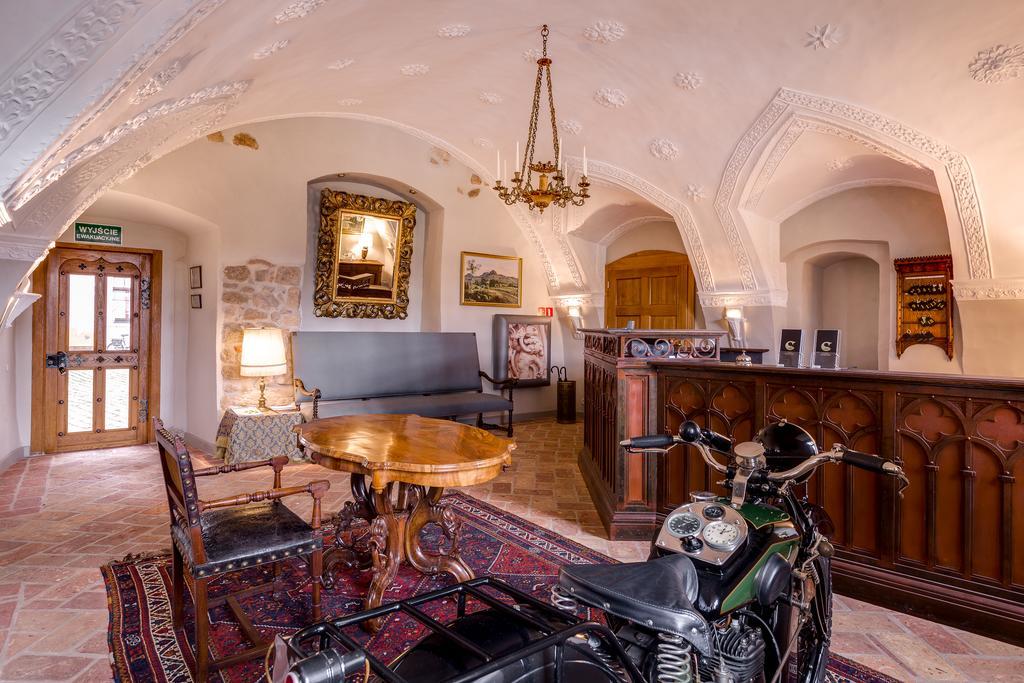 Zamek Karpniki Schloss Fischbach Ломница Экстерьер фото