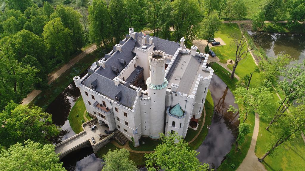 Zamek Karpniki Schloss Fischbach Ломница Экстерьер фото