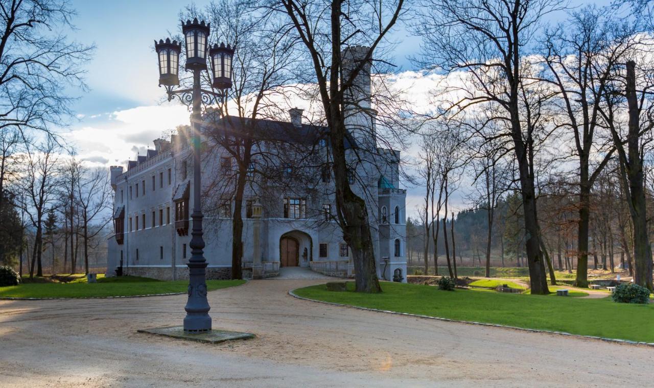 Zamek Karpniki Schloss Fischbach Ломница Экстерьер фото