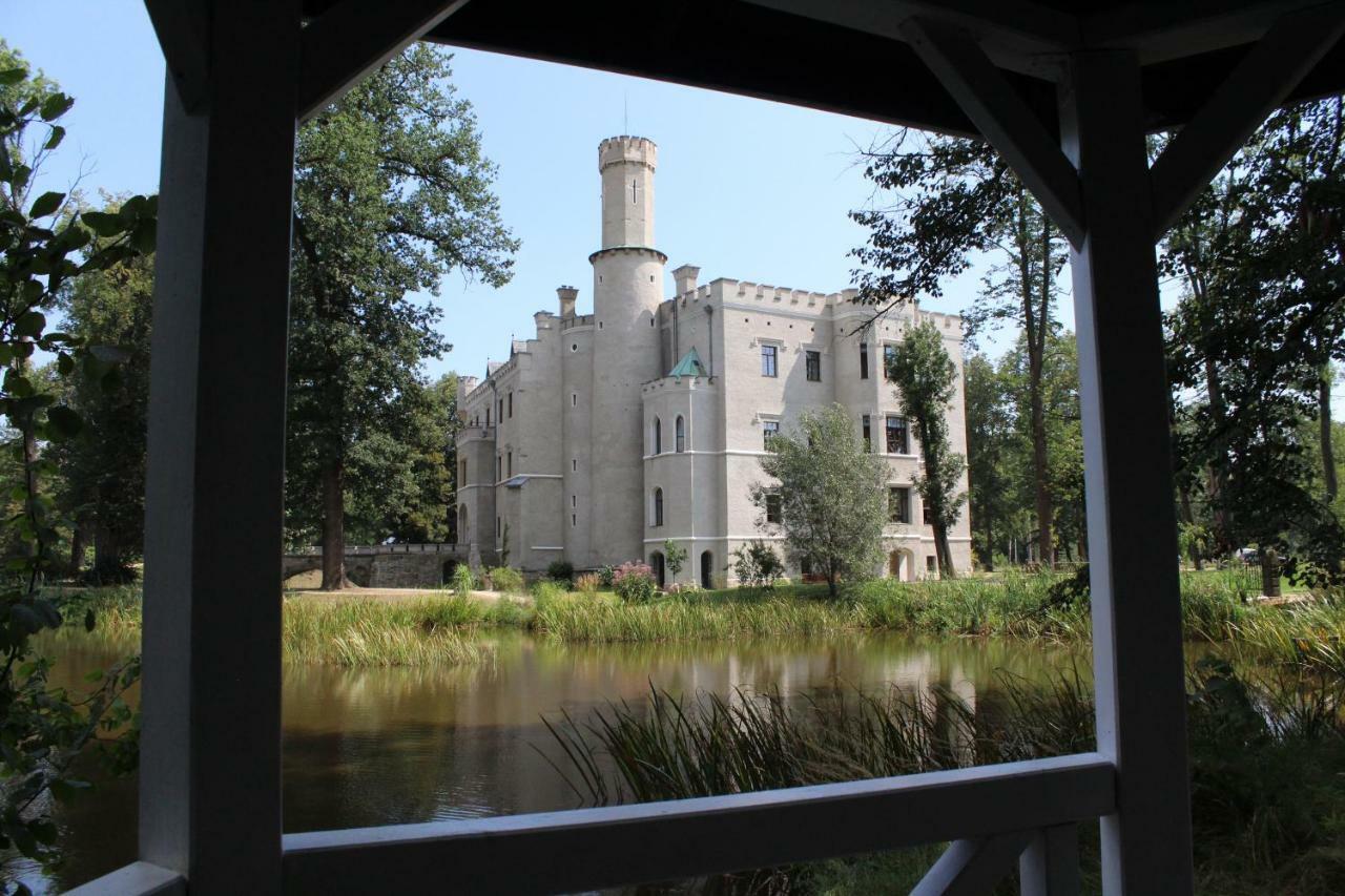 Zamek Karpniki Schloss Fischbach Ломница Экстерьер фото